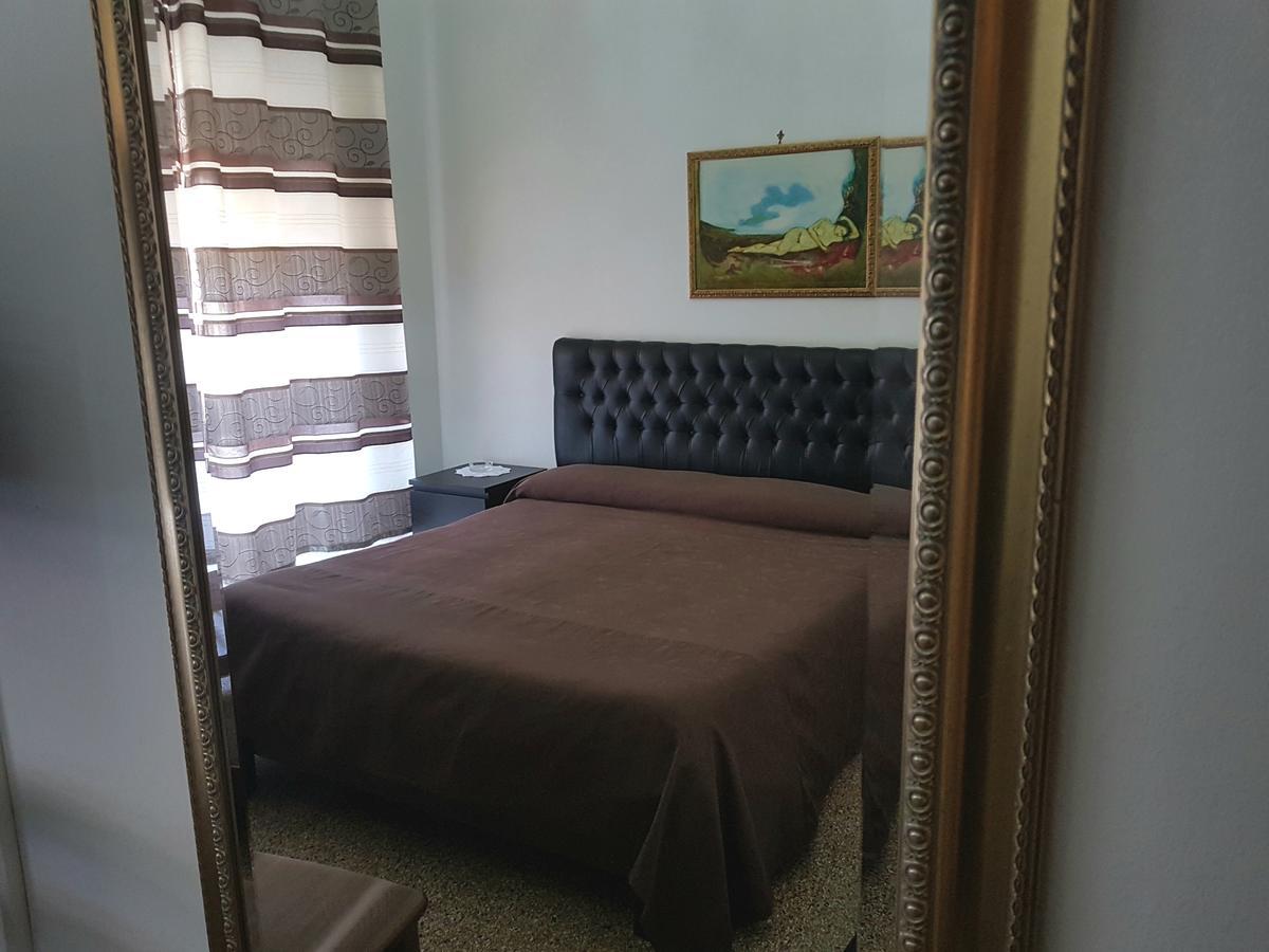 Crispi Rooms Катанія Екстер'єр фото