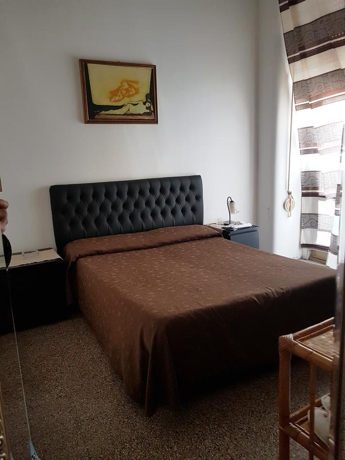 Crispi Rooms Катанія Екстер'єр фото