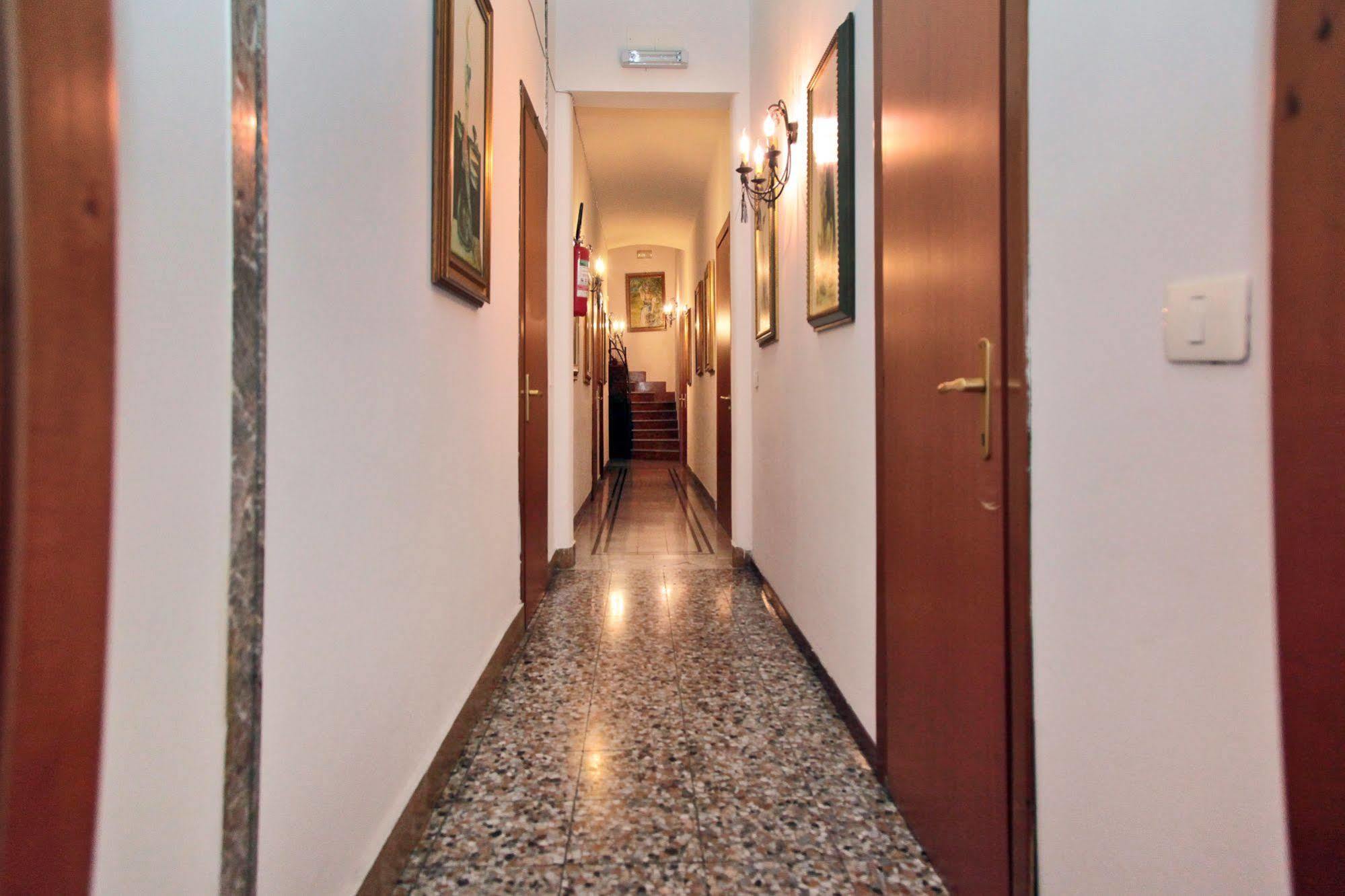 Crispi Rooms Катанія Екстер'єр фото