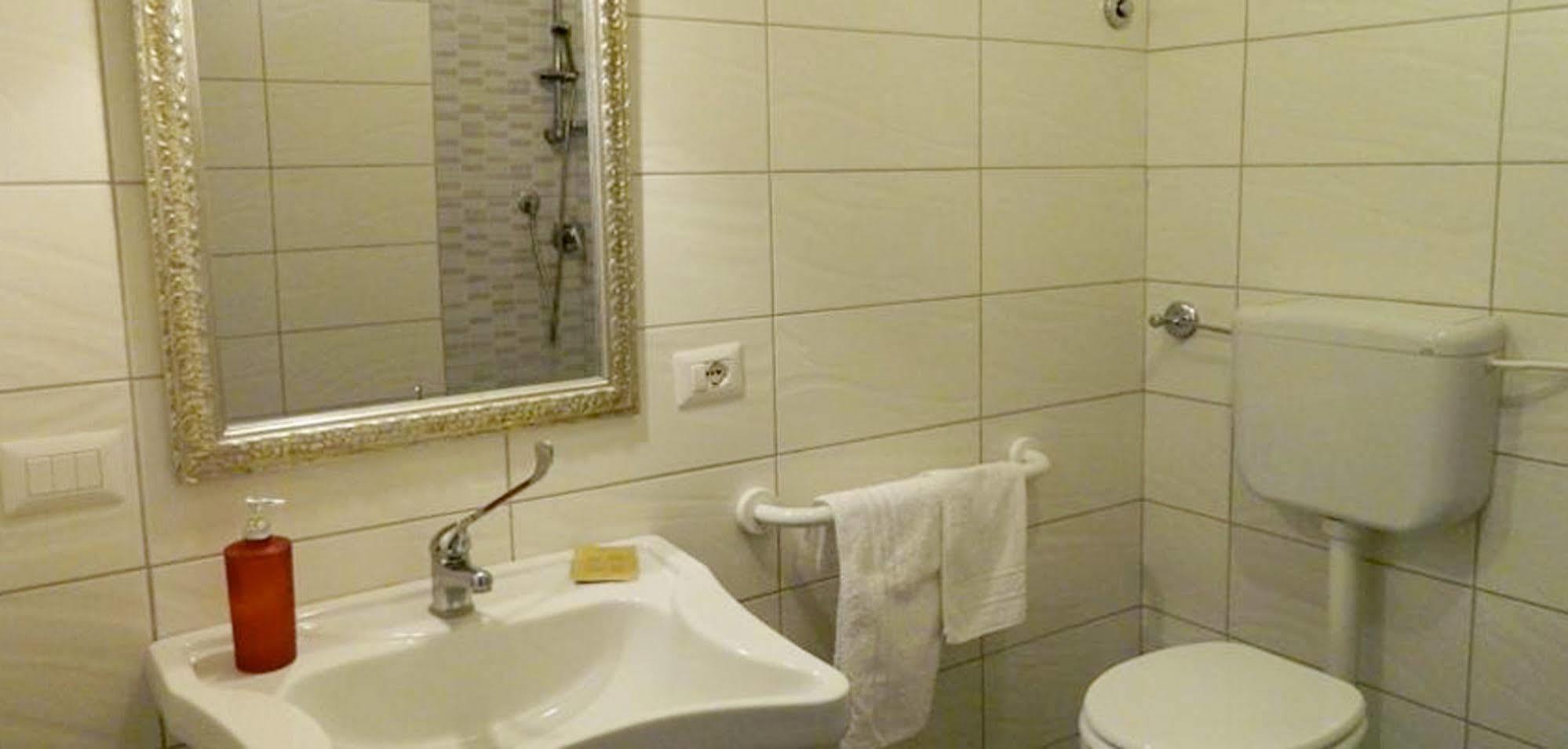 Crispi Rooms Катанія Екстер'єр фото